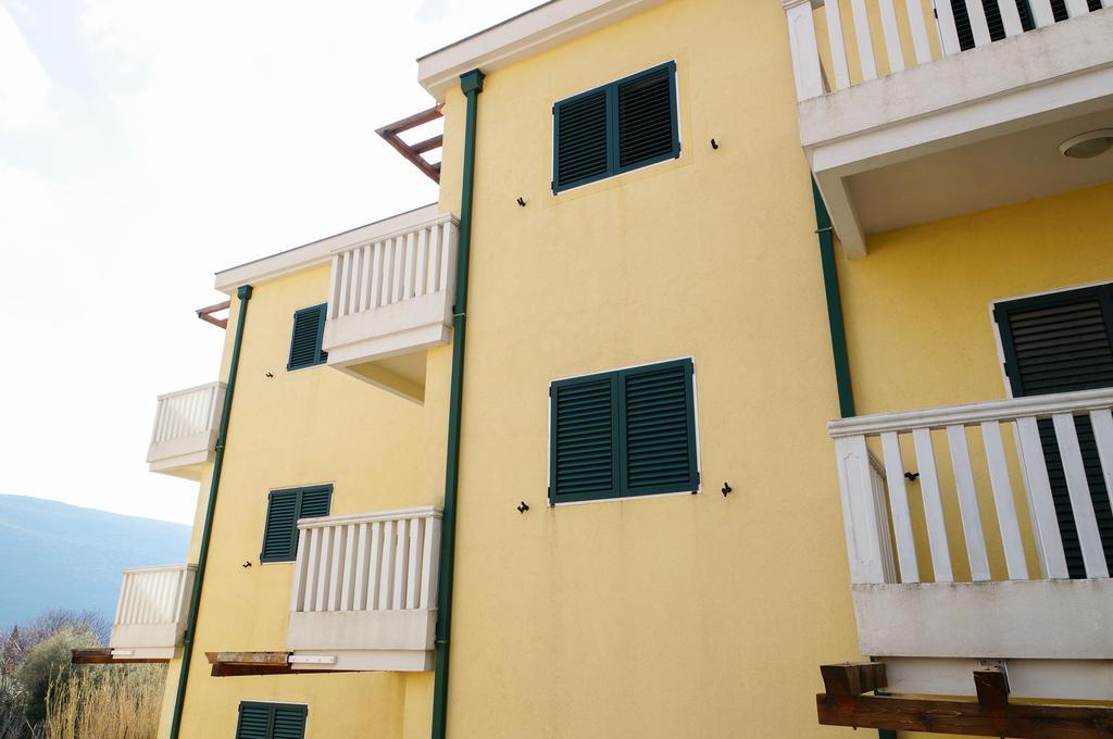 Apartment Begonia Of Kumbor Herceg Novi Dış mekan fotoğraf