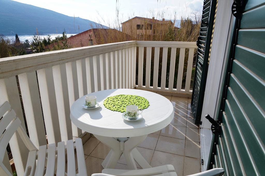 Apartment Begonia Of Kumbor Herceg Novi Dış mekan fotoğraf