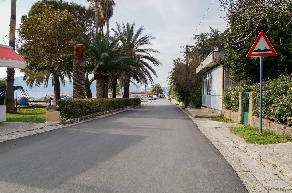 Apartment Begonia Of Kumbor Herceg Novi Dış mekan fotoğraf